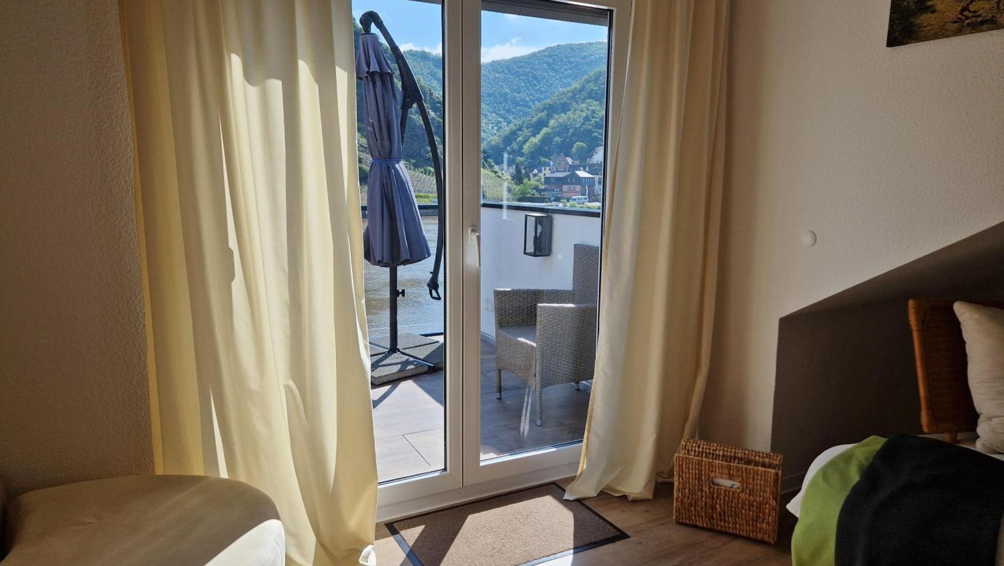 Bio-Ferienweingut Leyendecker Apartment Kattenes Ngoại thất bức ảnh